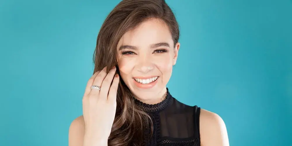 Dental Aesthetics Analysis of Hailee Steinfeld’s Hollywood Smile
