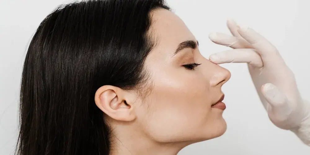 Rhinoplastik (Nasenkorrektur) in der Türkei – Kosten 2026